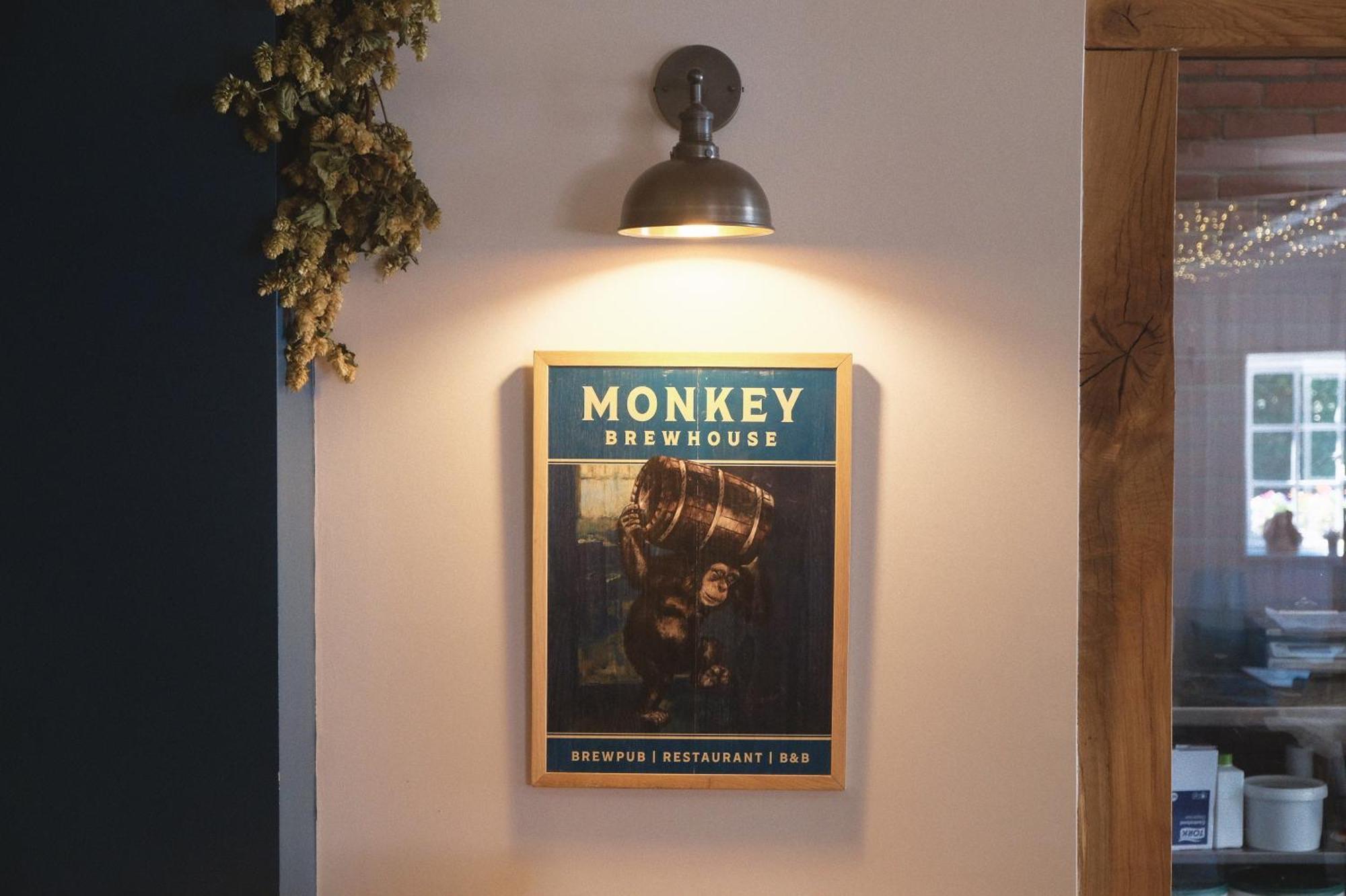 Monkey Brewhouse Hotel Lymington Buitenkant foto