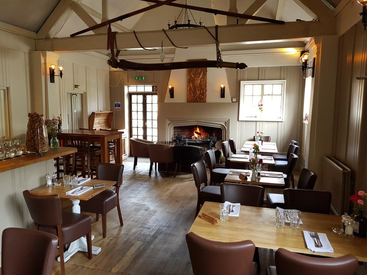 Monkey Brewhouse Hotel Lymington Buitenkant foto
