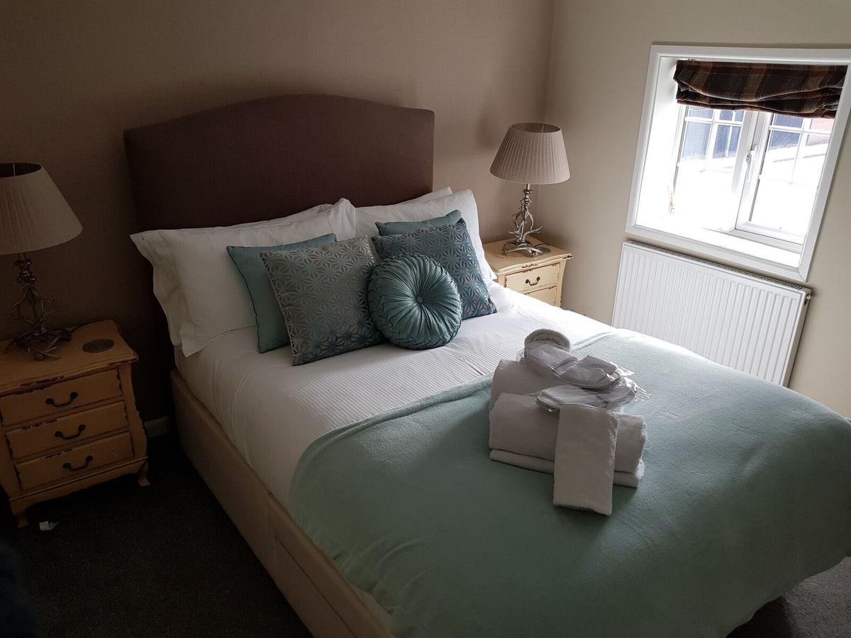 Monkey Brewhouse Hotel Lymington Buitenkant foto